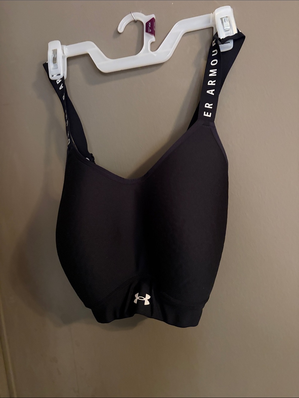 Under Armour Black Padded Seamless Sports Bra with Logo Straps